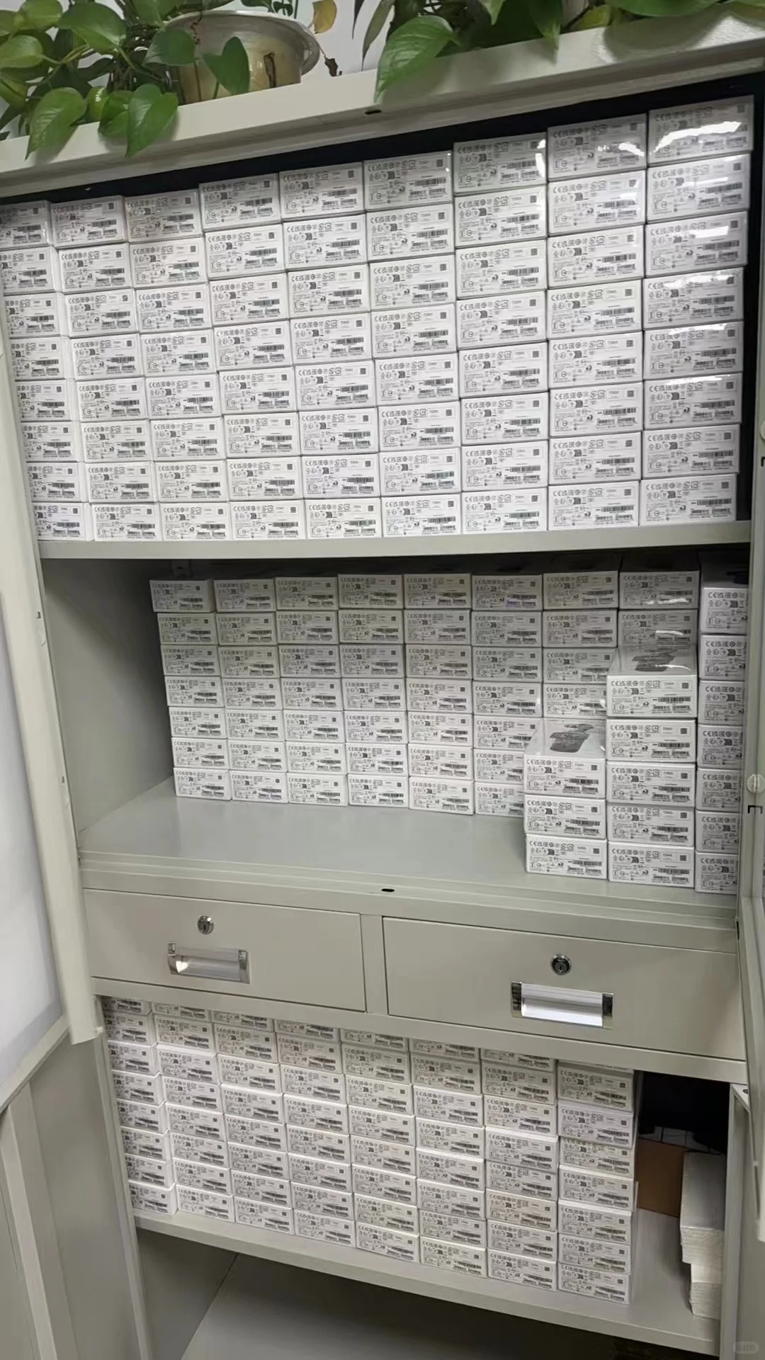 大疆Pocket 3溢价狂飙500元,“电子茅台”