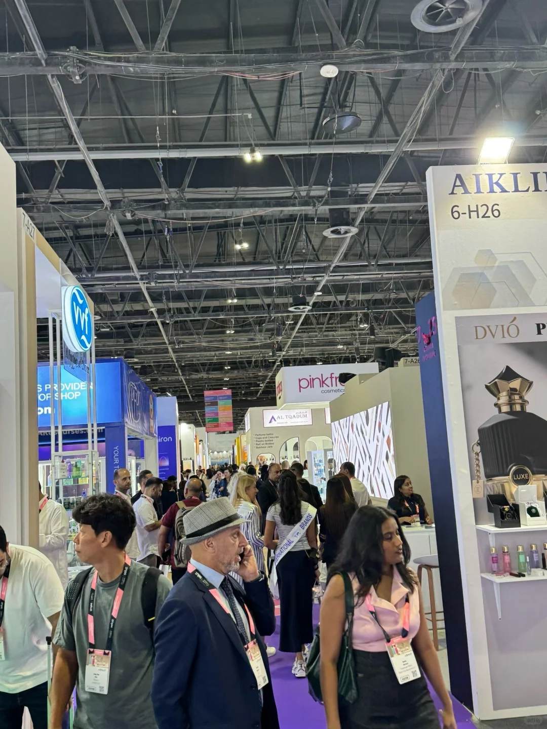 2025年阿联酋迪拜美容展览会，展会首日盛况