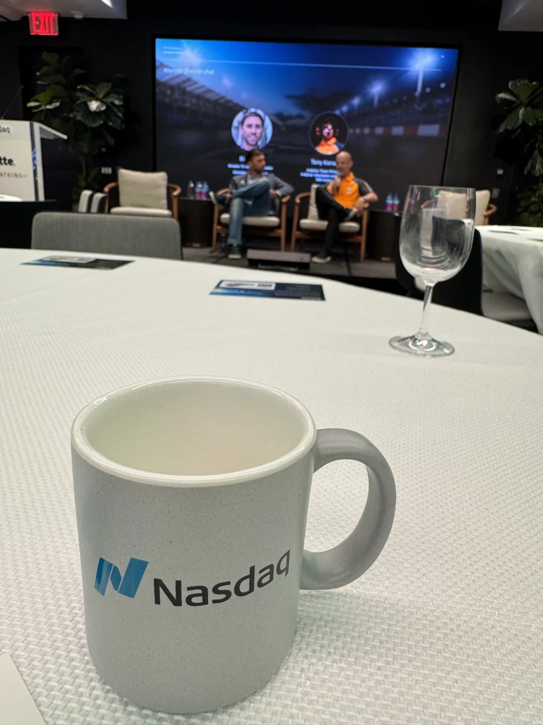 来参加纳斯达克交易所第三届年度 IPO 峰会，