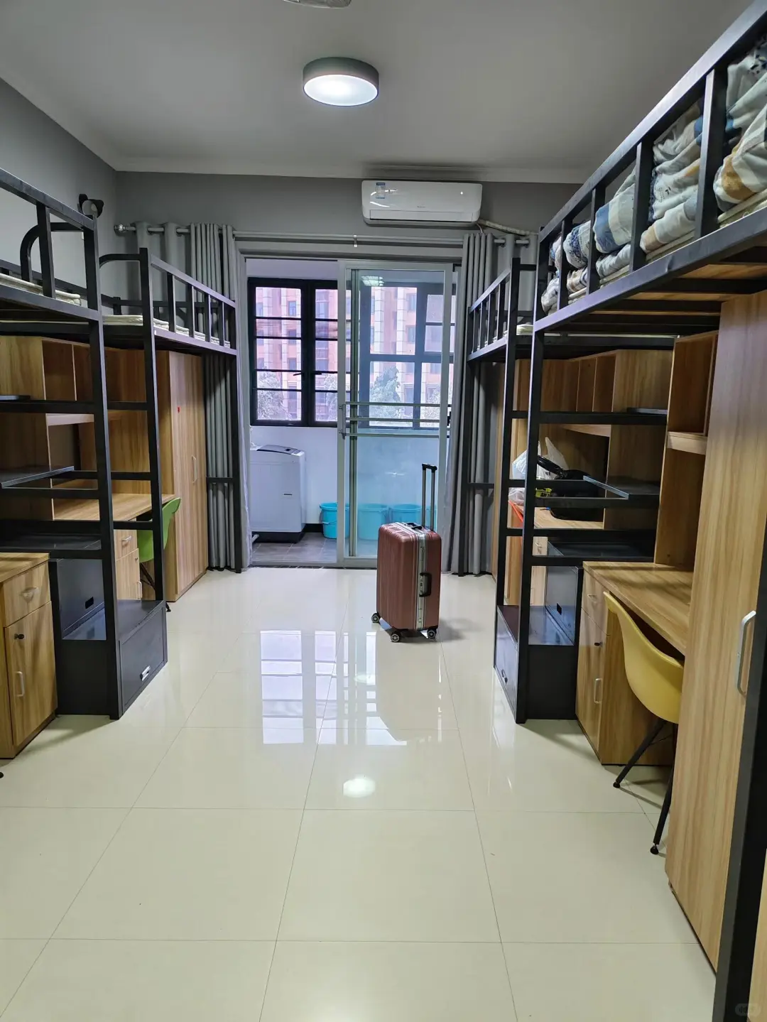 毕业后在东莞电子厂做暑假工一个月5300