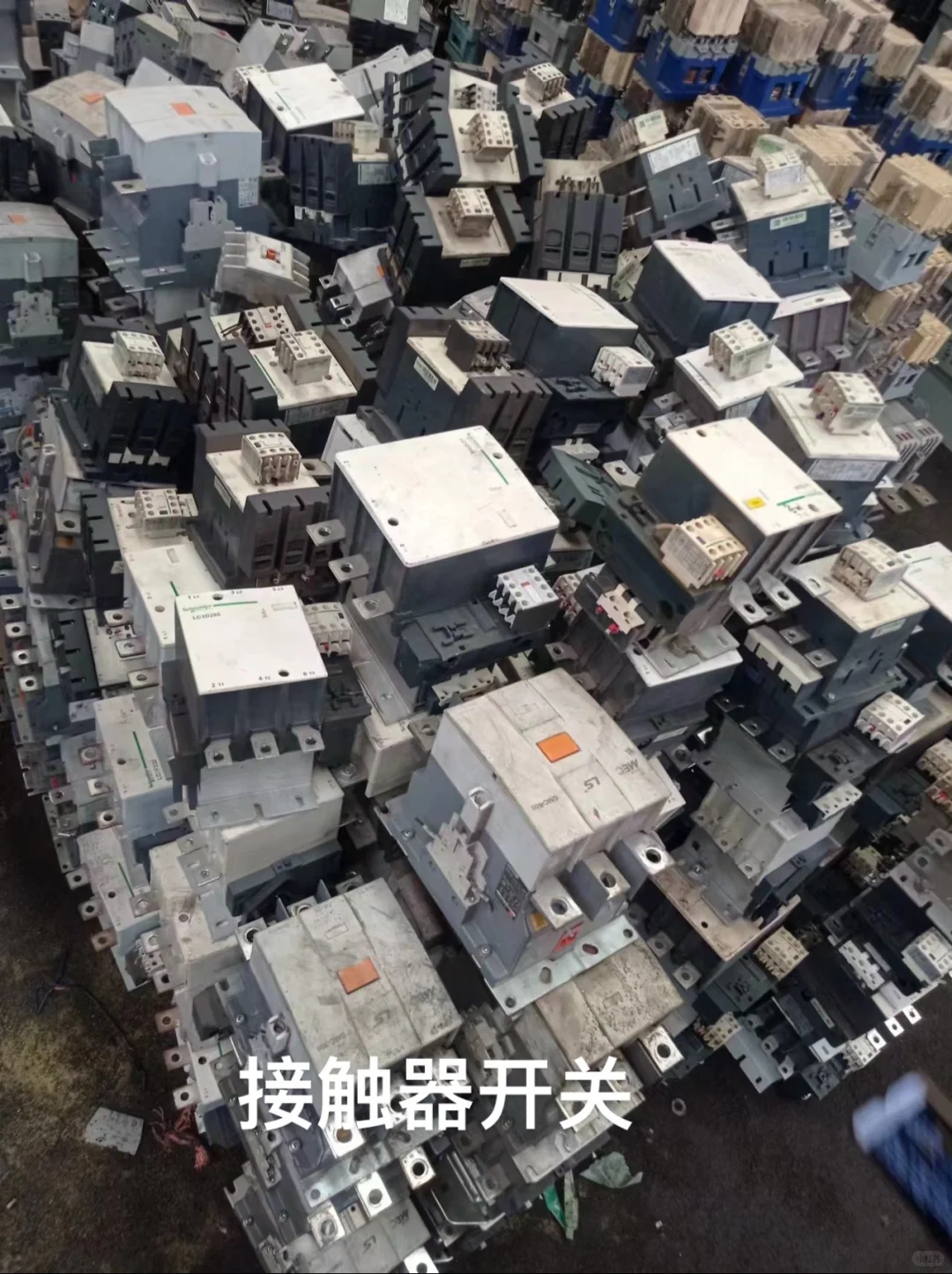 银触点，镀银铜，接触器，断路器，万能断路器