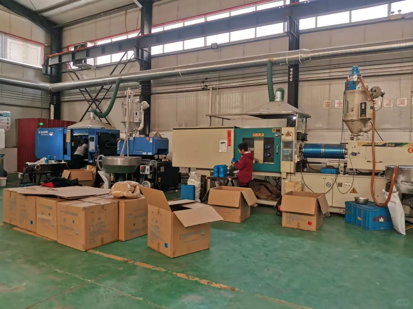 给大家看看工厂的一角