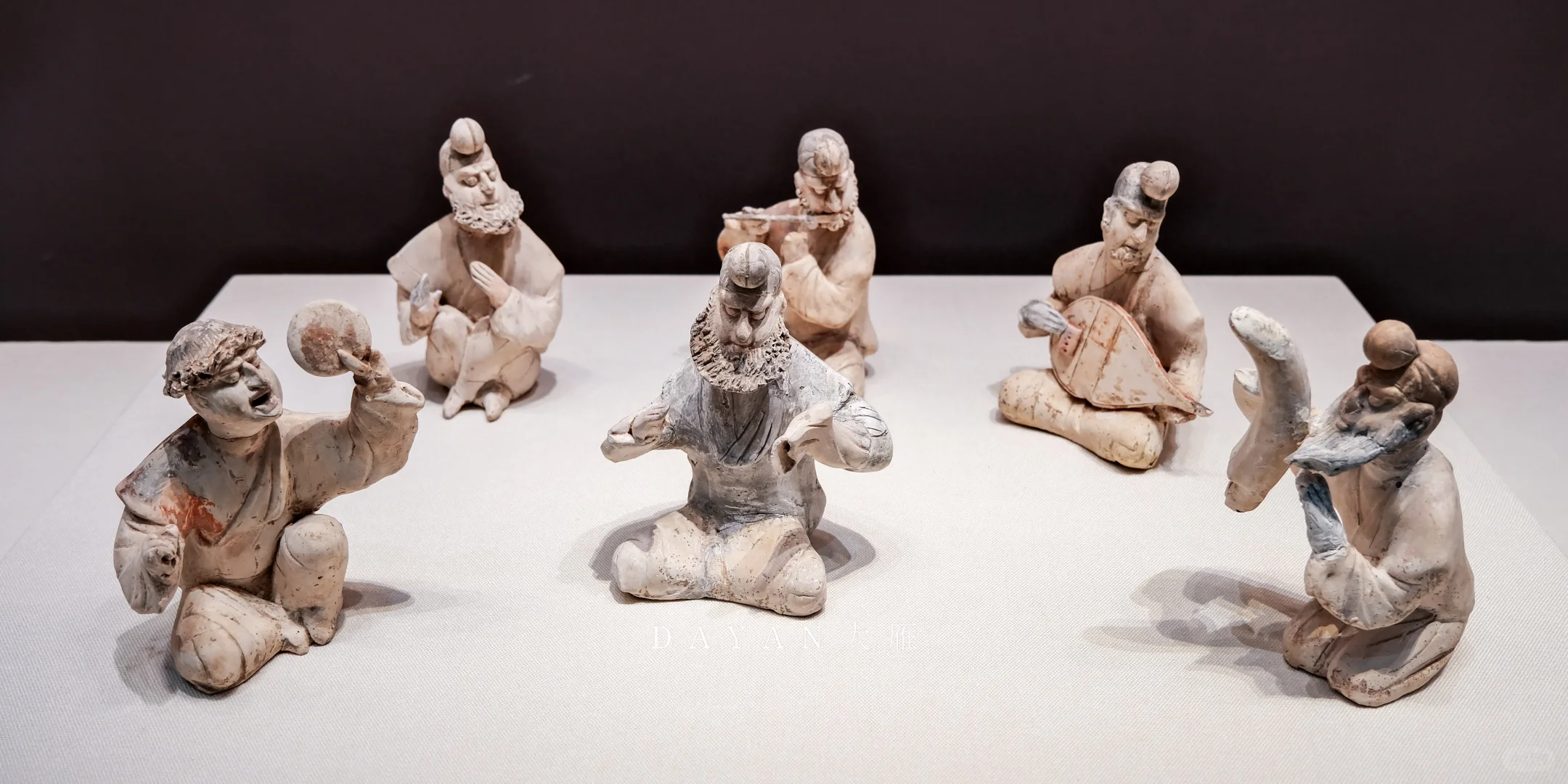 西安博物院新展 探长安 一组胡人乐俑