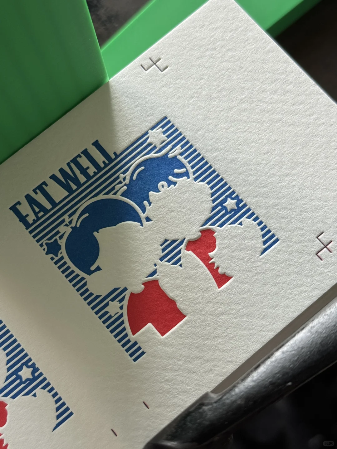 颜色被压到纸里面是什么样子