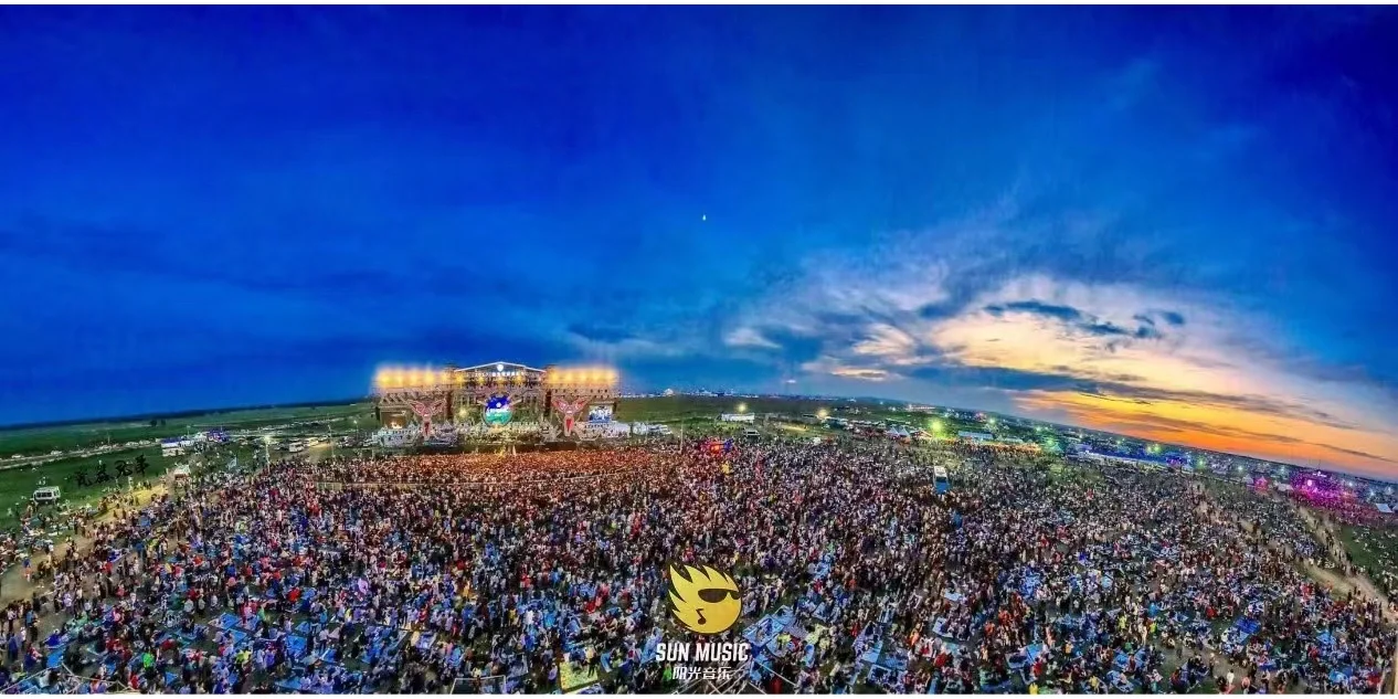 河北张家口张北县风光无限，发电量上百亿度