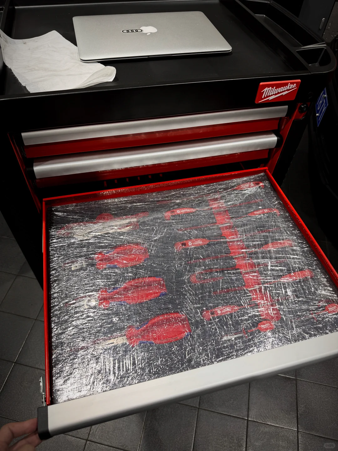 Milwaukee美沃奇机车维修保养工具箱定制