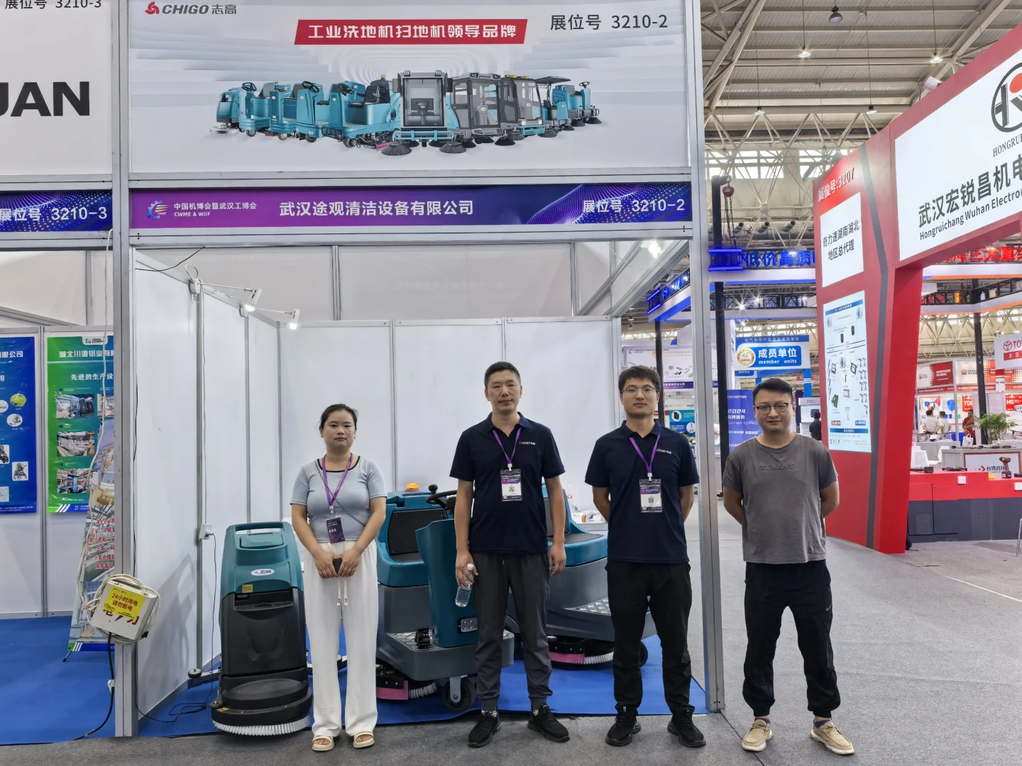 工业洗地机参加机电展,感觉来错了地方