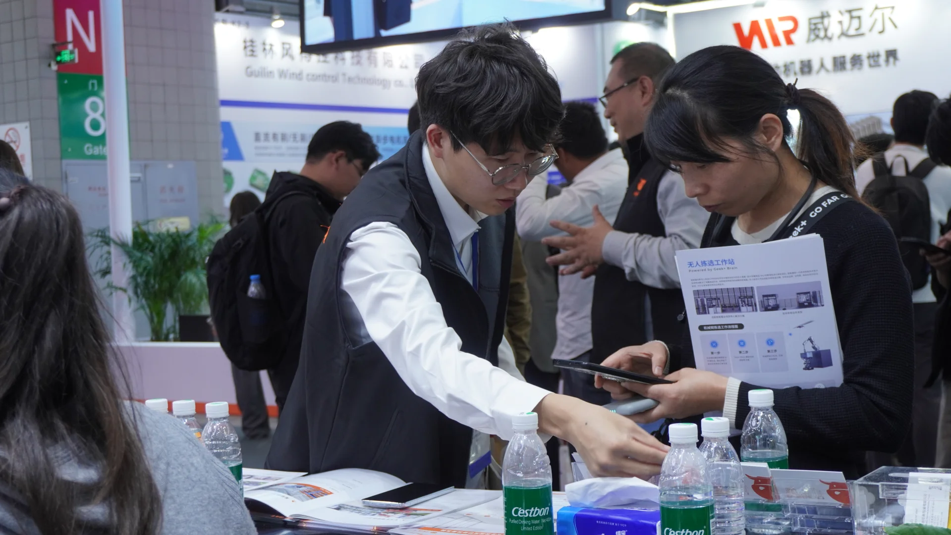 铁木牛无人物流机器人&CeMAT上海展