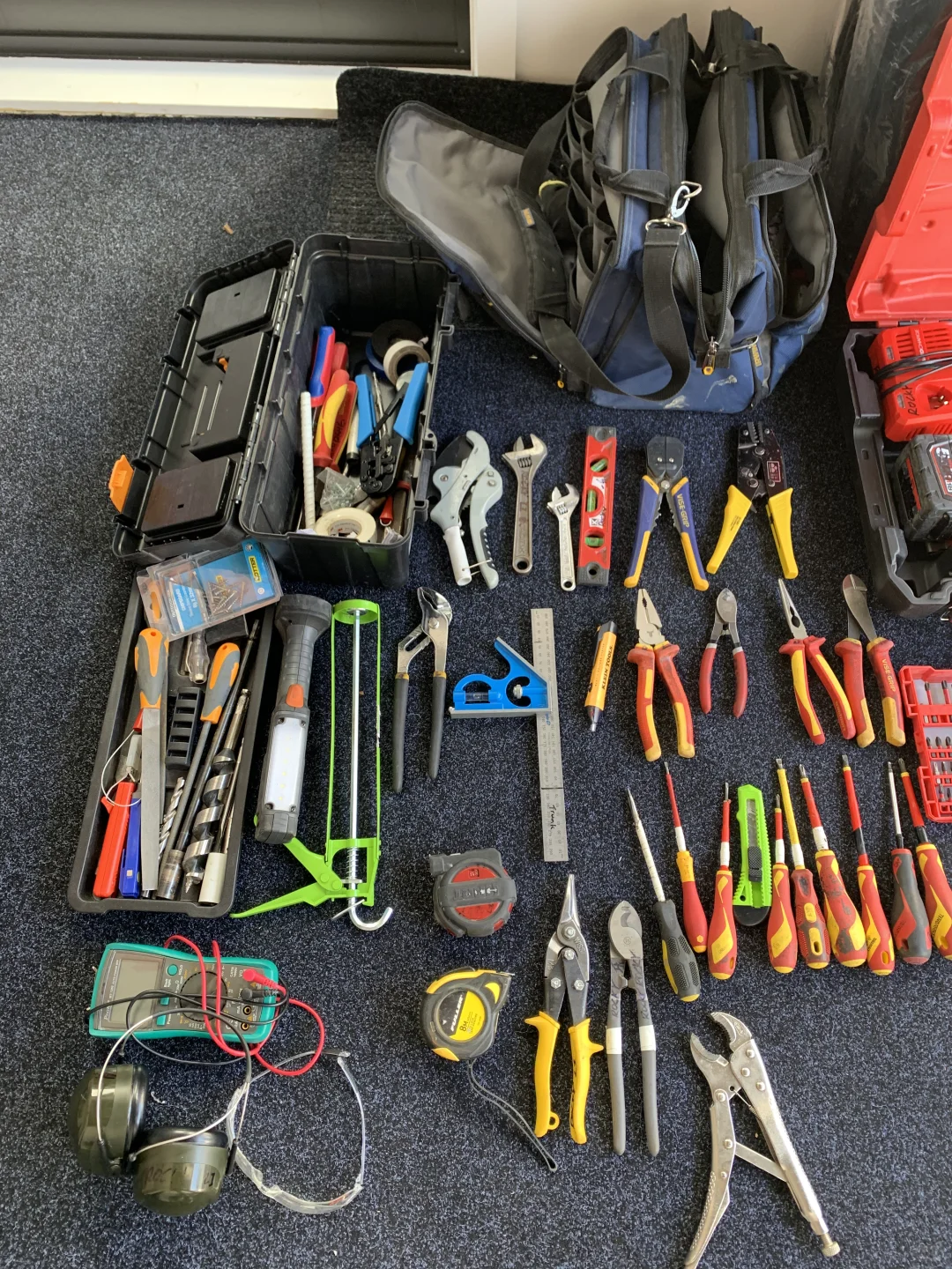 干起活来工具一定要齐全！