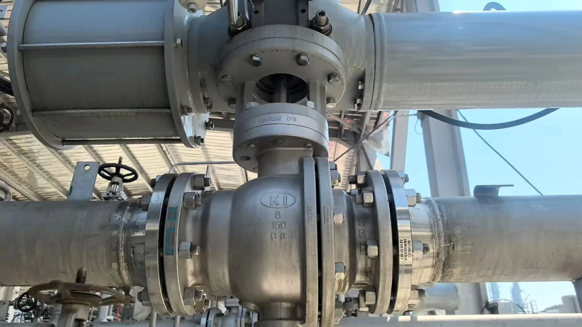 Compró válvulas chinas en el proyecto