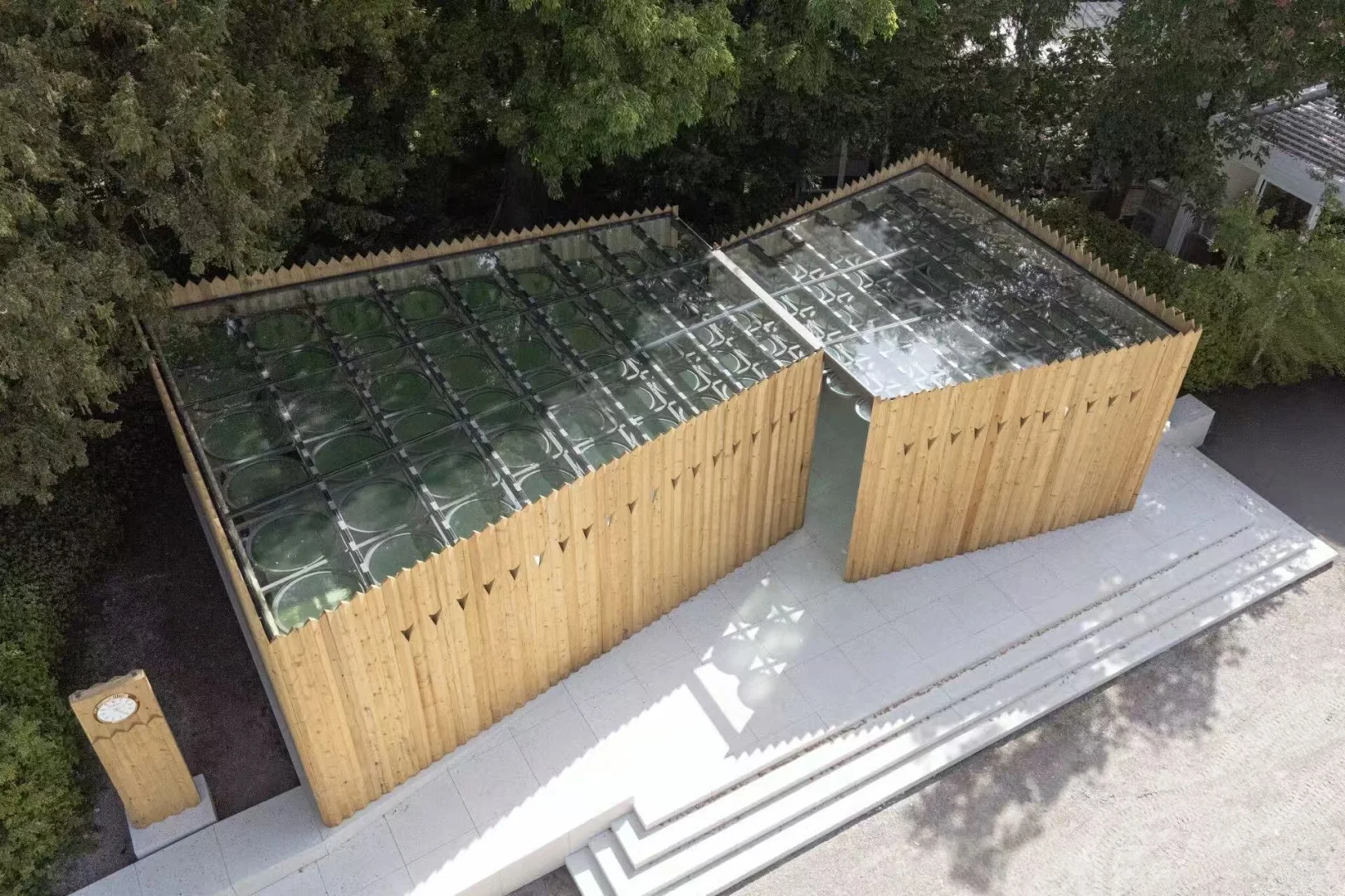 穆拉诺玻璃、可持续｜威尼斯建筑双年劳力士馆