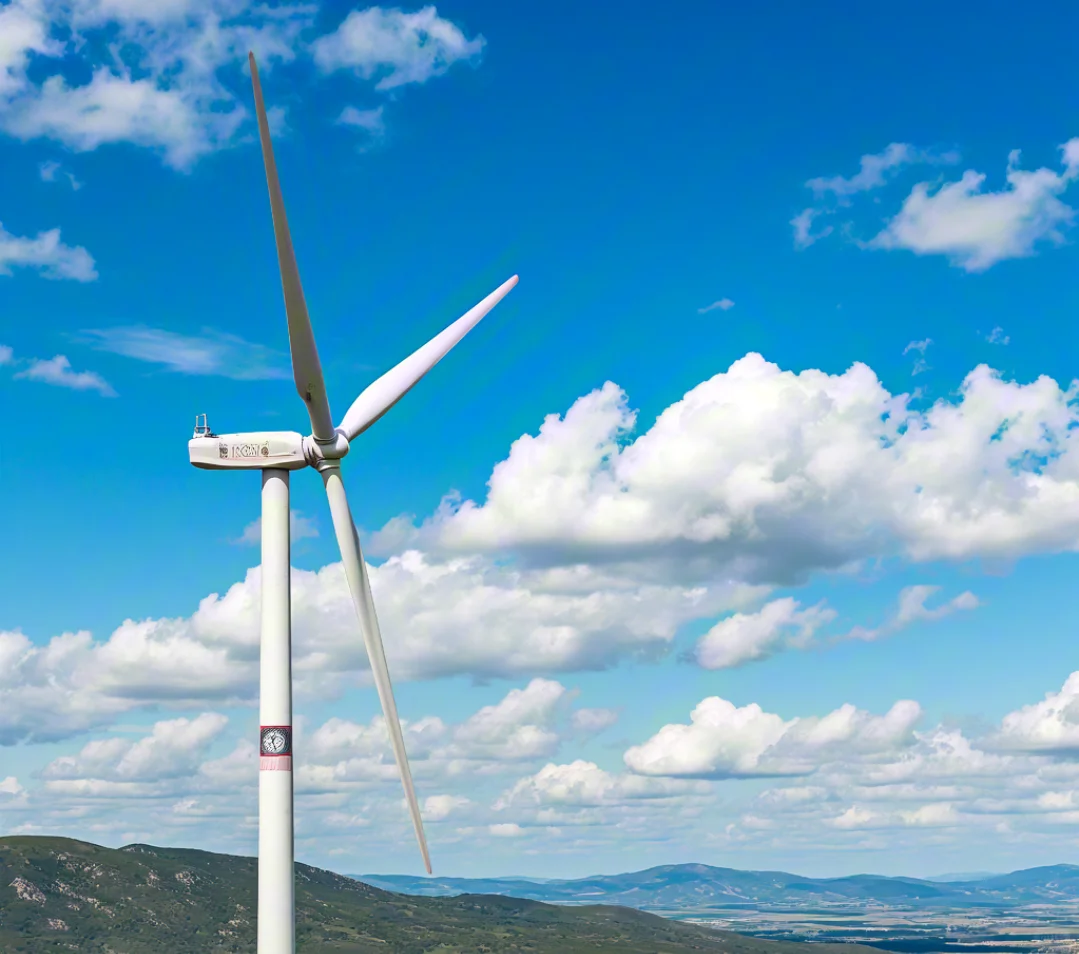 一个风力发电机一天能发多少度电？