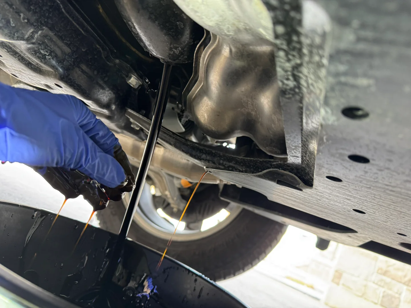 给我的小车换个机油??