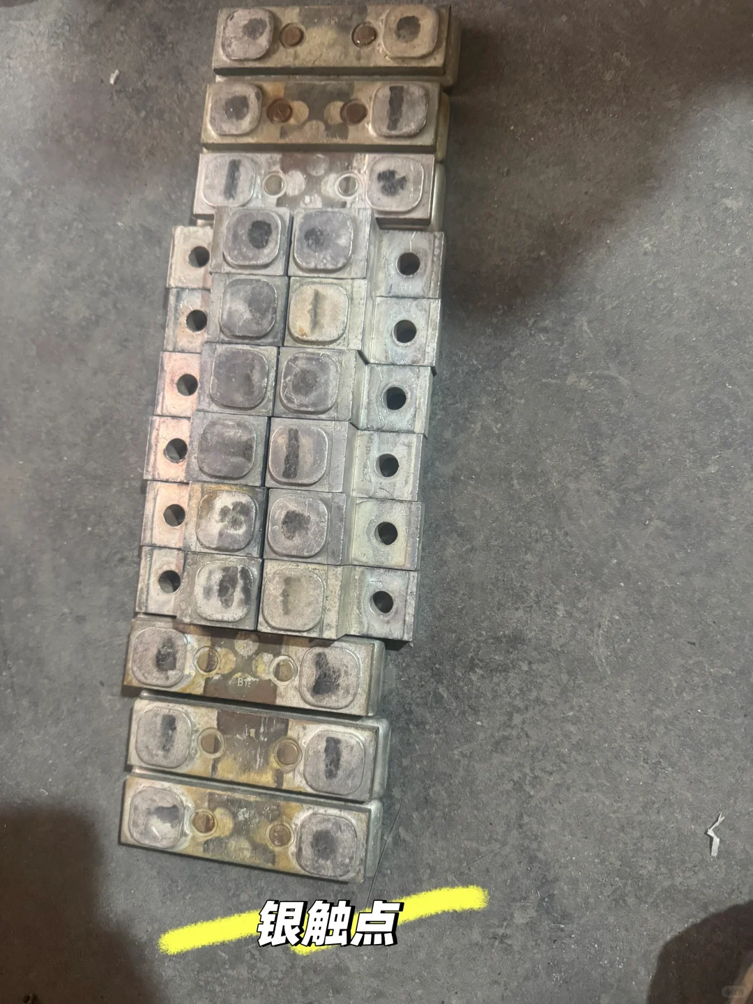 银触点，镀银铜，接触器，断路器，万能断路器