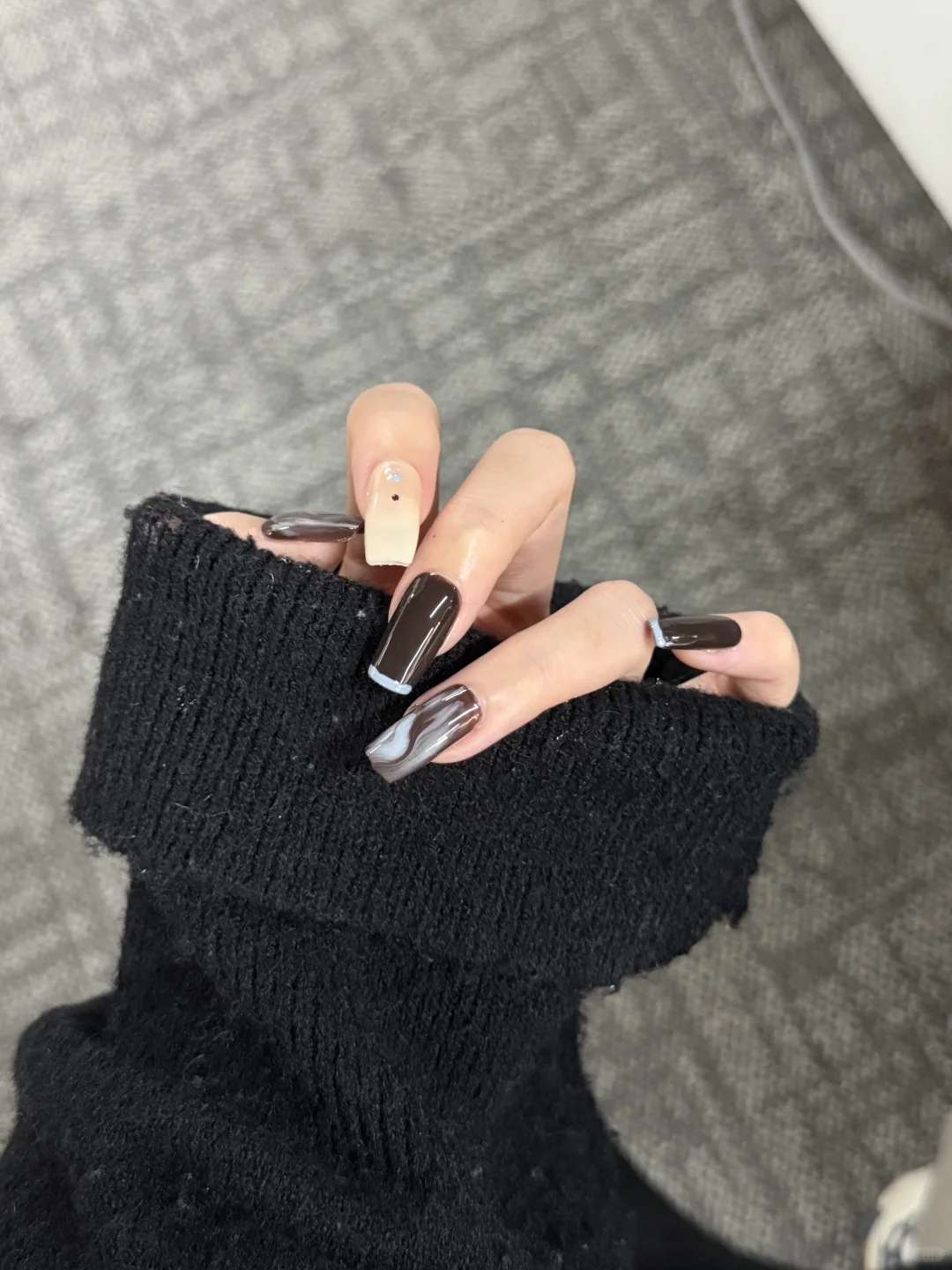 live? 秋冬显白高级的蓝棕晕染