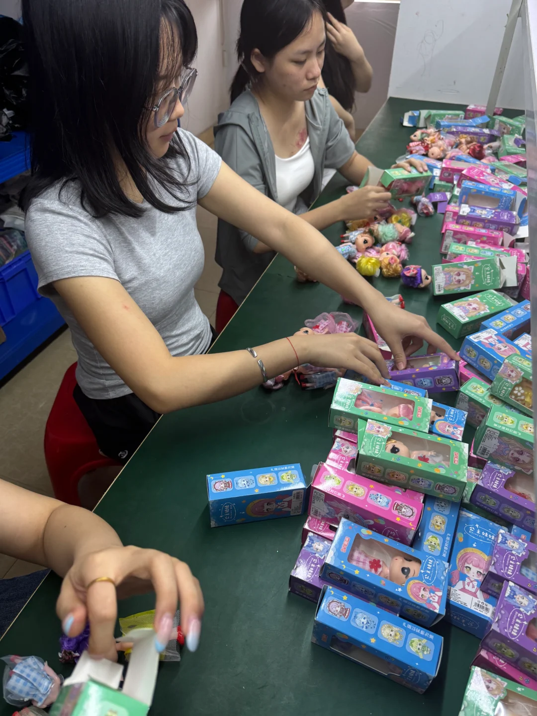 在玩具厂太治愈了吧闭眼都能拿5000➕