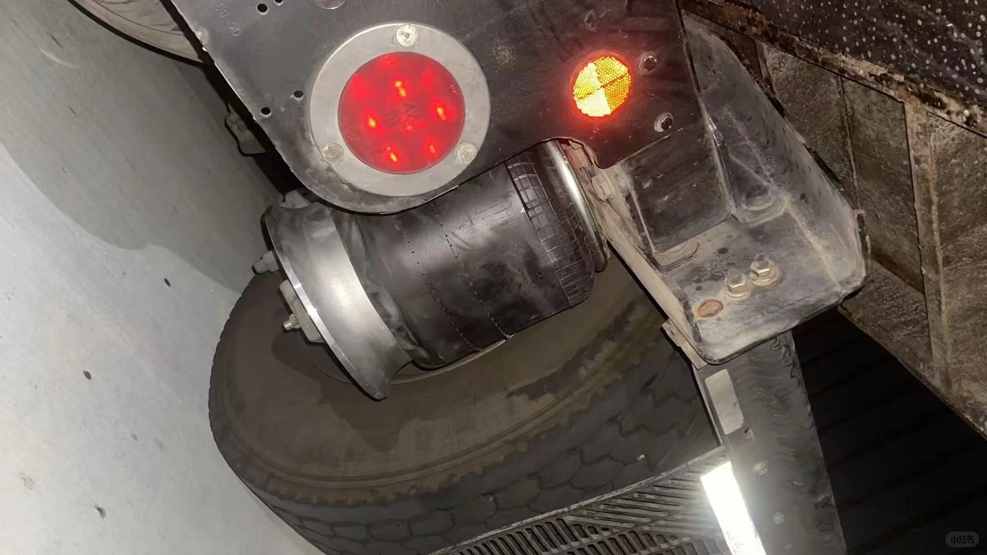 卡车修理，会的来??????