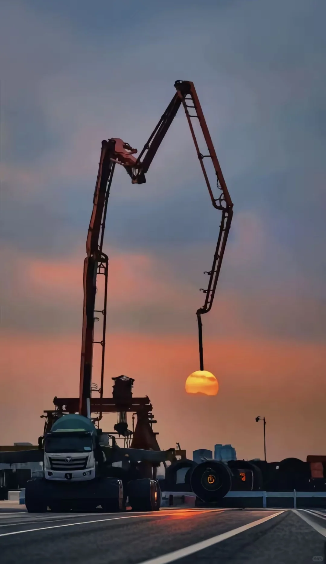 先生,我走不出工地,你把混凝土带走吧…