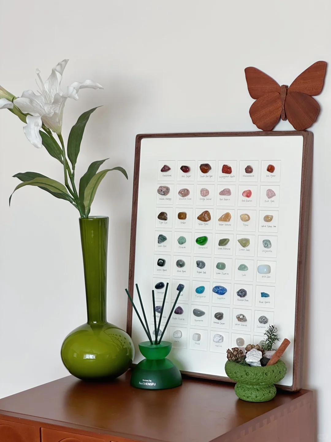 把挖出来的石头 做成一幅画