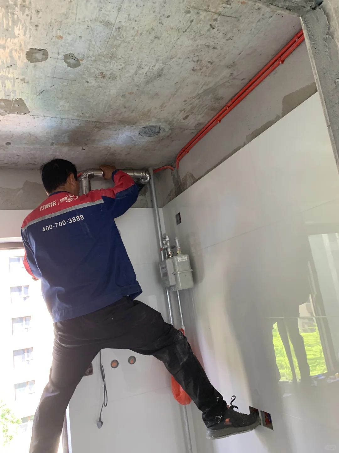 安装热水器需要辅材