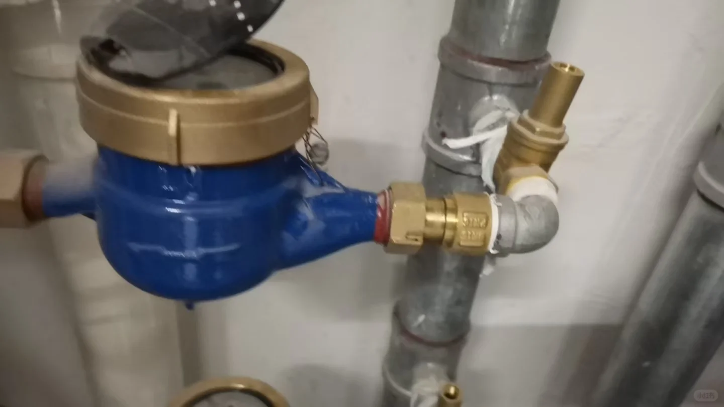 水井房一定要安装止水阀，不然后期水表空跑