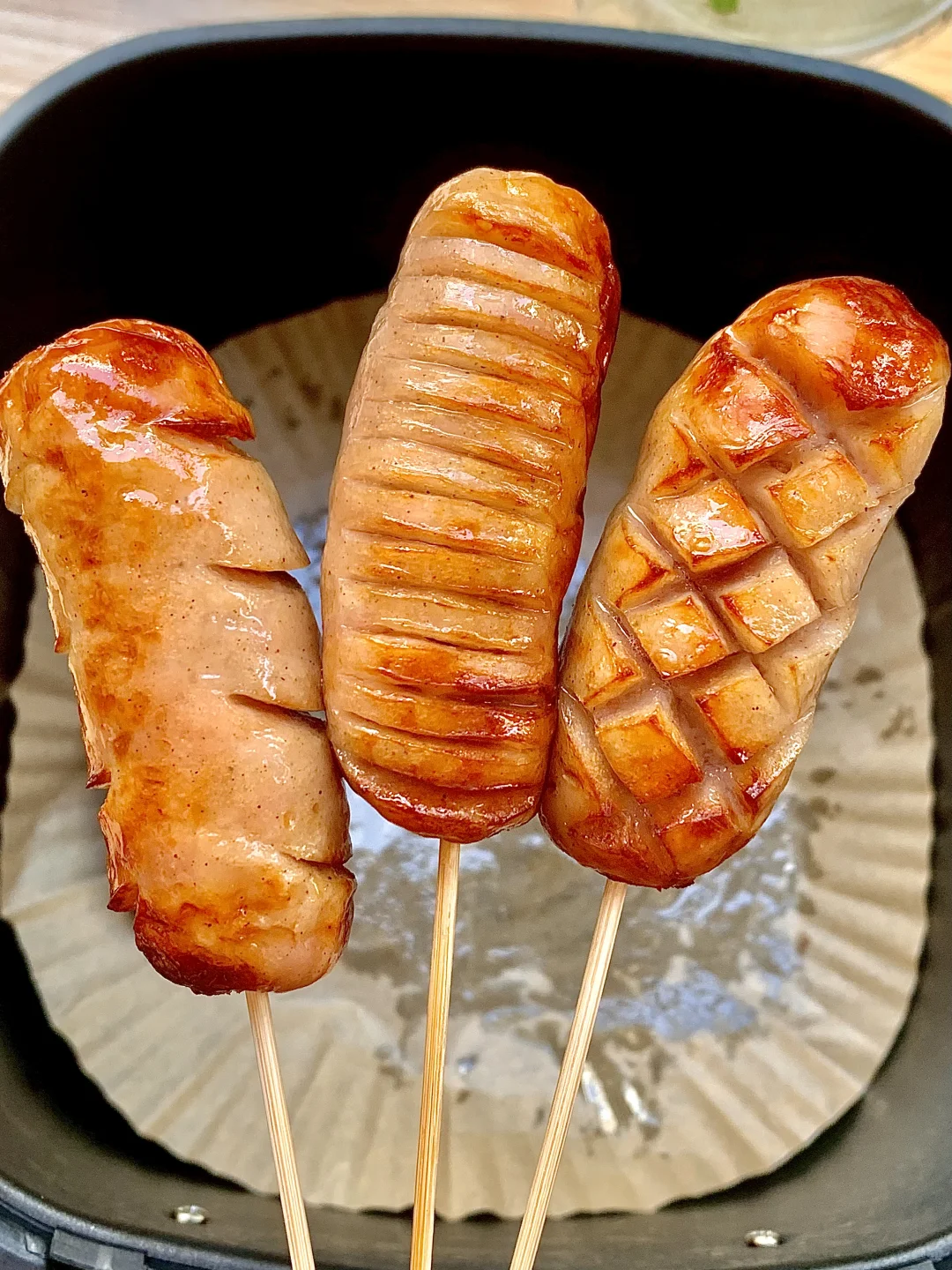 请问这样的烤肠摆摊卖多少合适呢??