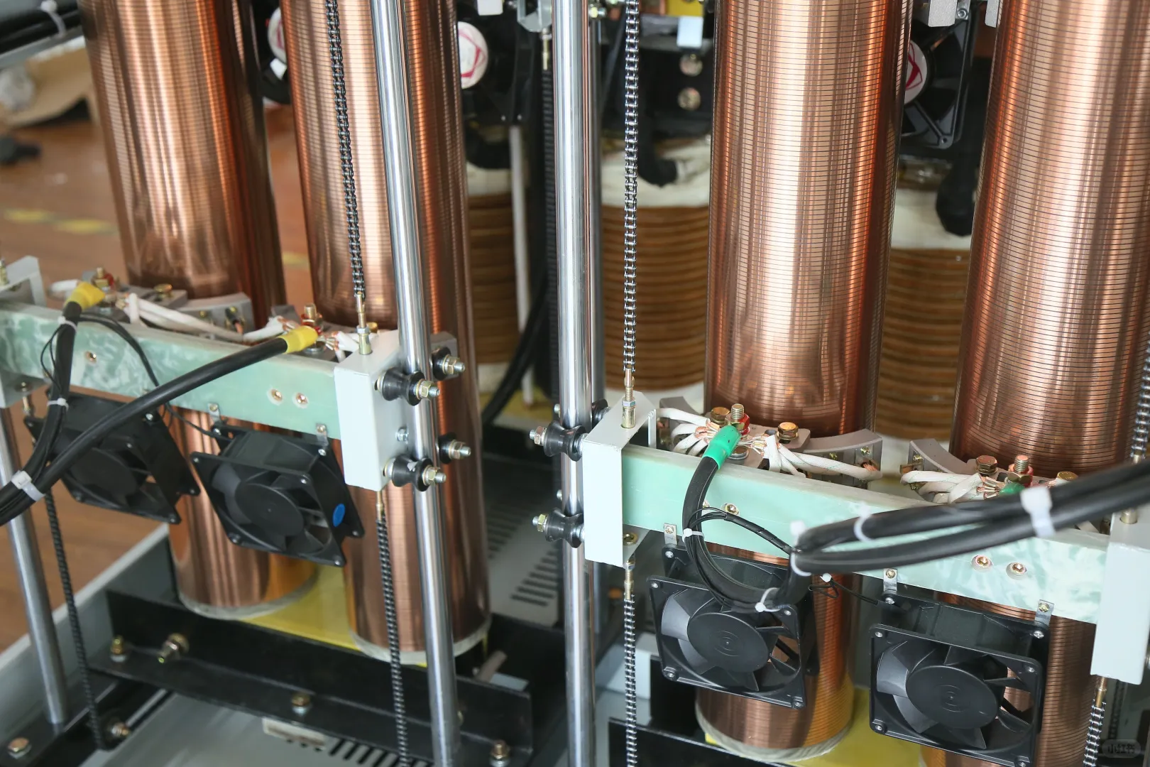 380v三相稳压器相对别的稳压器有什么优点？