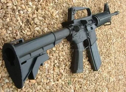 特种工程塑料在轻武器上替代传统木制零部件