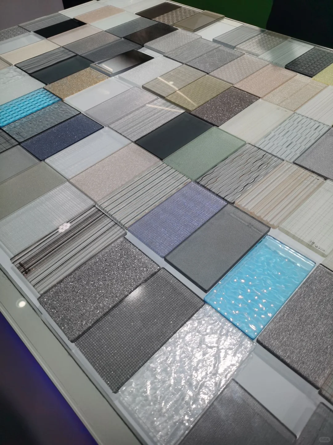 用这个玻璃做推拉门 一小区人都被迷倒了