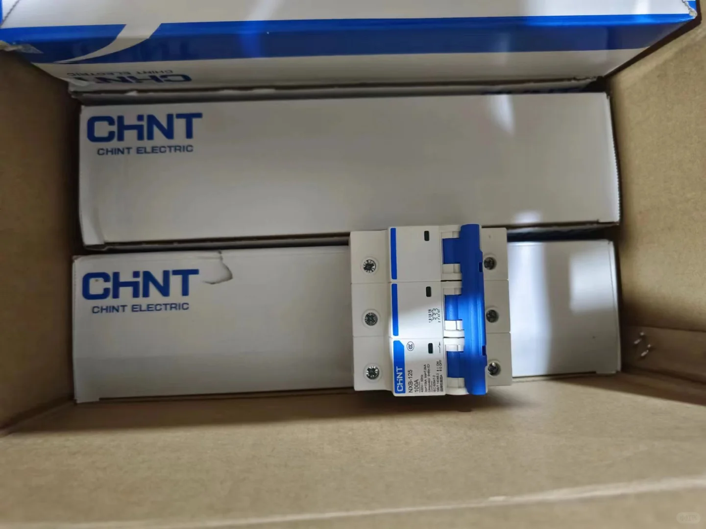 正泰空气开关断路器，品质保障，安心出售！