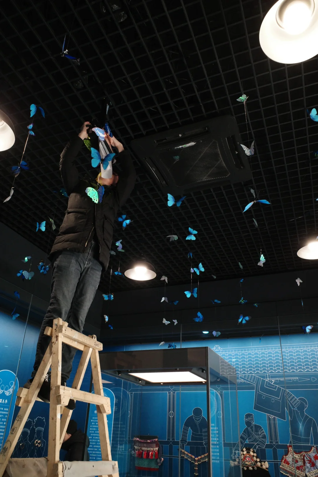 《银熠生辉》贵州省博物馆民族服饰赴沈阳