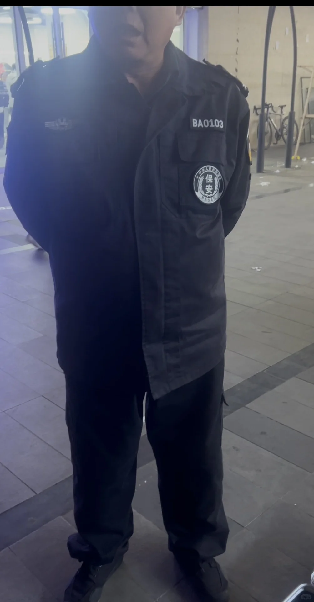 原来潮玩公仔摆摊这么恶心