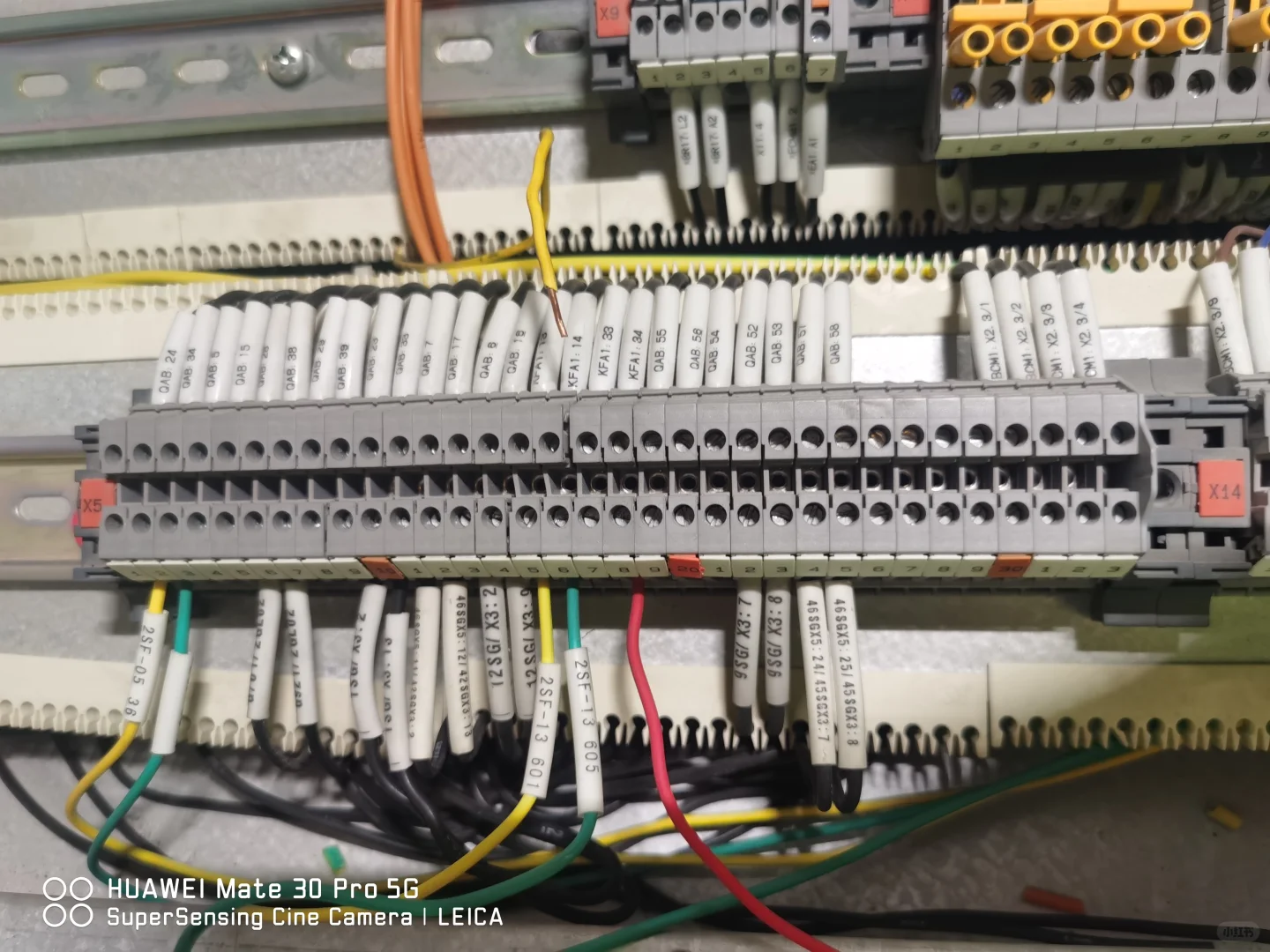 开关柜控制回路断线报警异常的排除