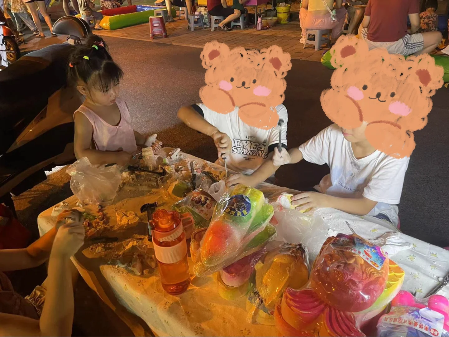 大学生摆地摊创业 考古寻宝