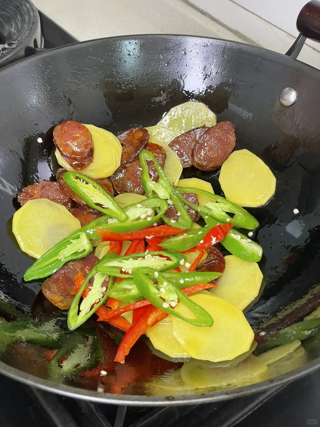 和爸妈商量后，决定腊肠尝鲜装再上200份！