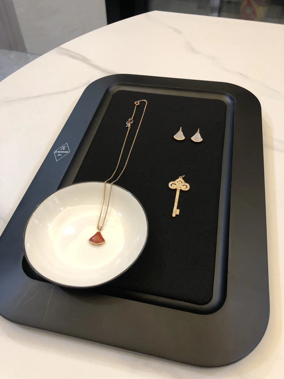 控美系 BV红裙子项链耳钉