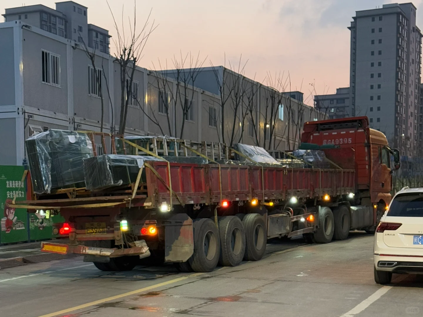 搞笑，小红书真的能让厂二代卖得出玻璃吗