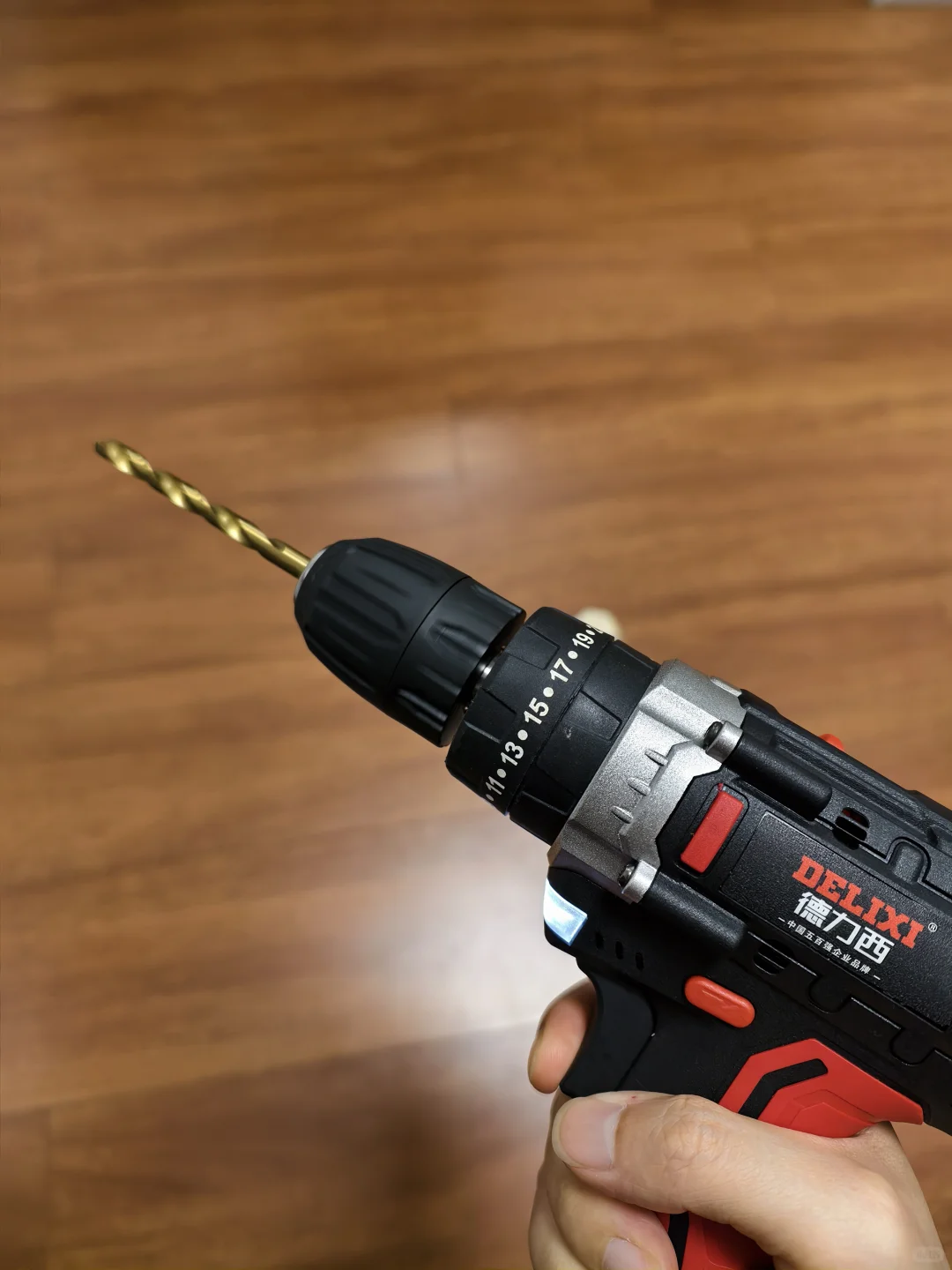 以前一直觉得电钻挺吓人的，原来很好用