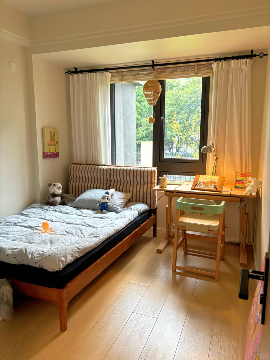 7平米小卧室,自用3个月超薄实木床没翻车✌️