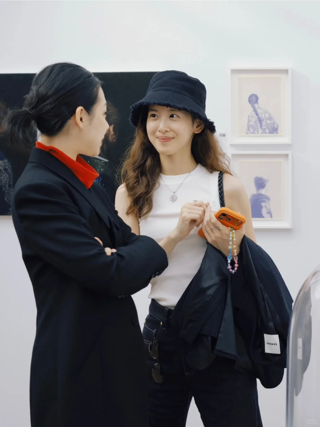 章泽天参观巴黎展览