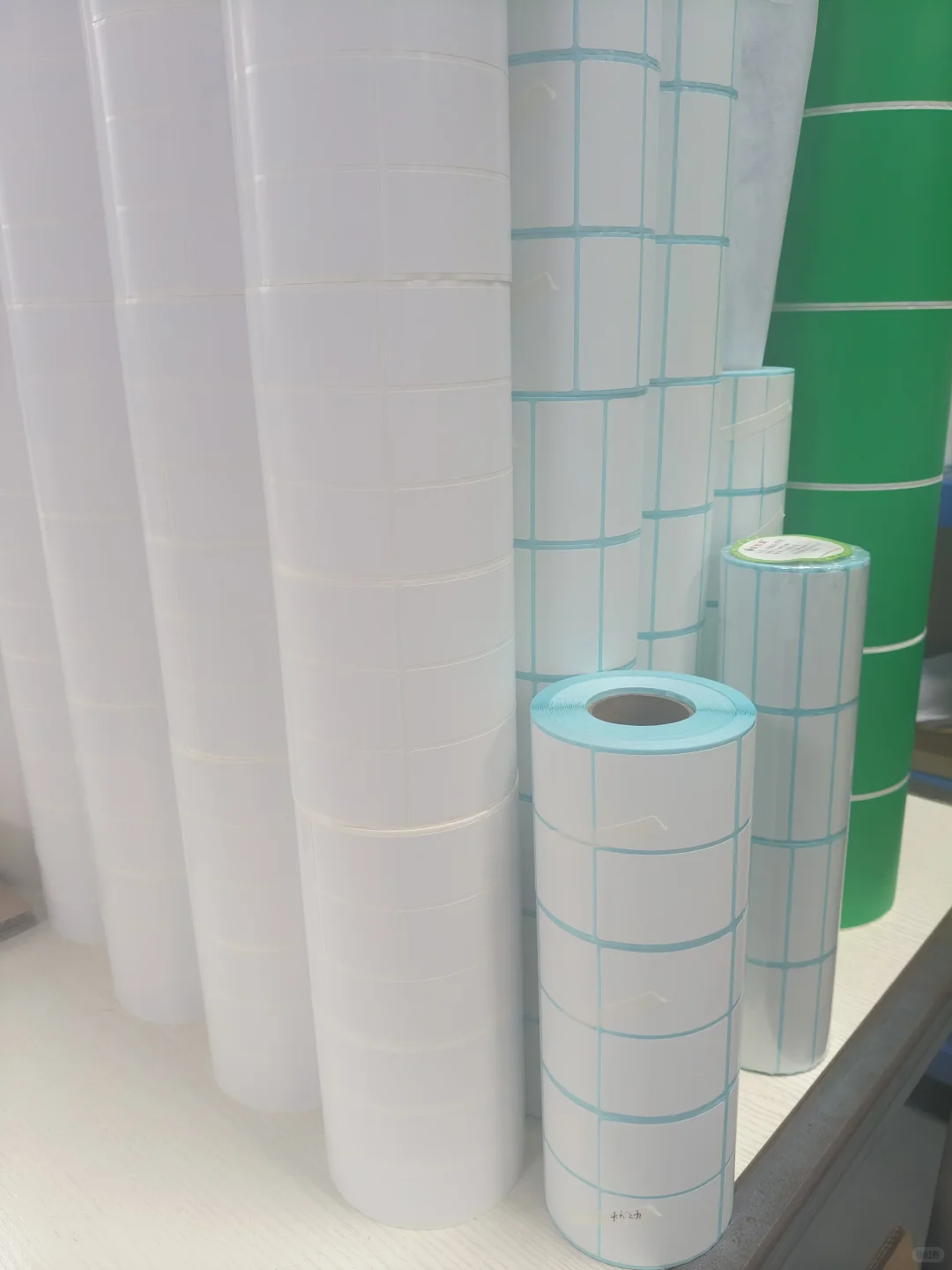 我是包装印刷不干胶材料工厂