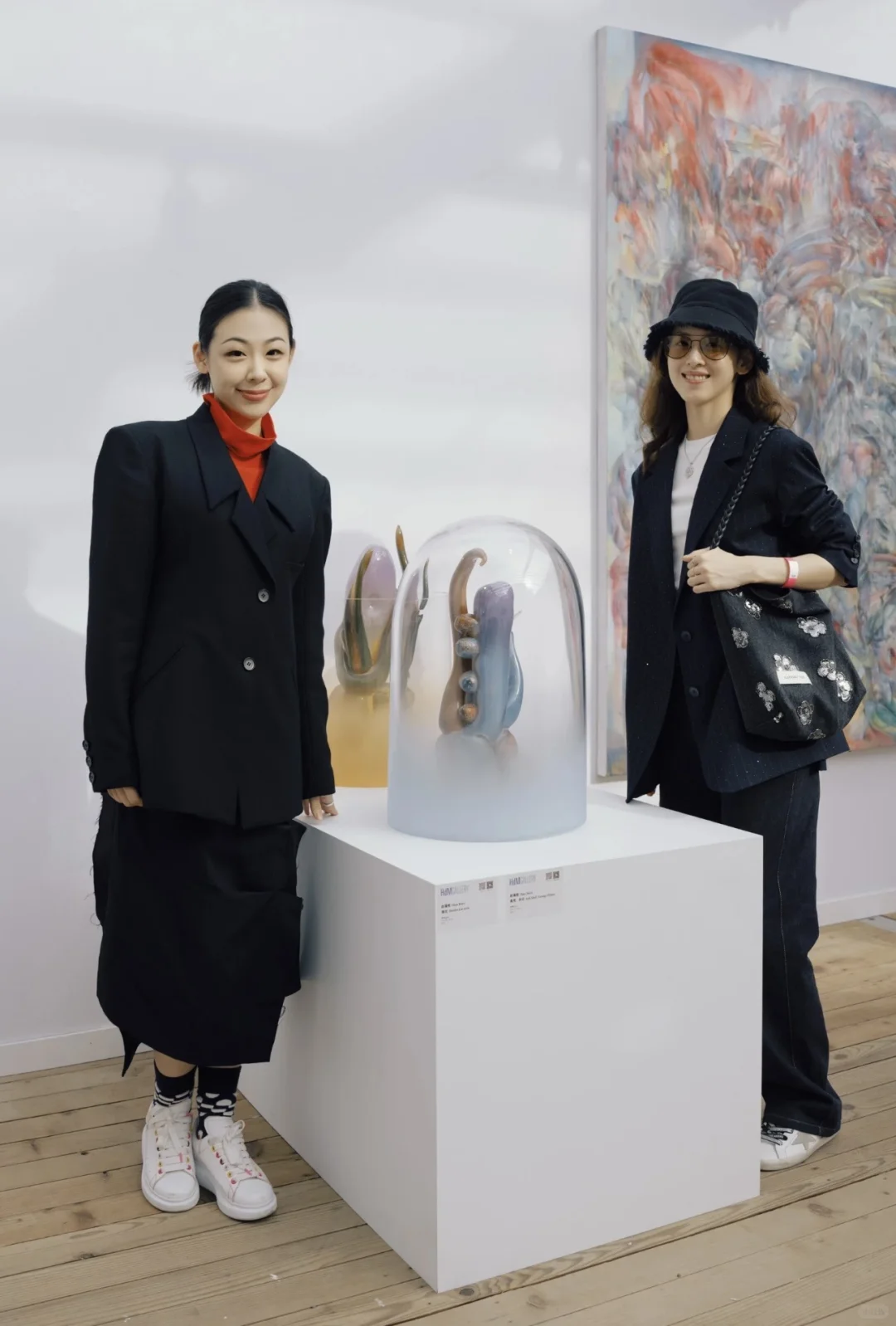 章泽天参观巴黎展览