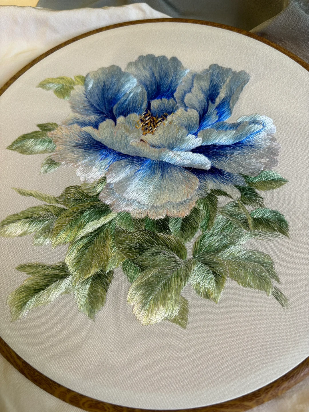 ?️绣完了，花说想变成蓝色妖姬?️