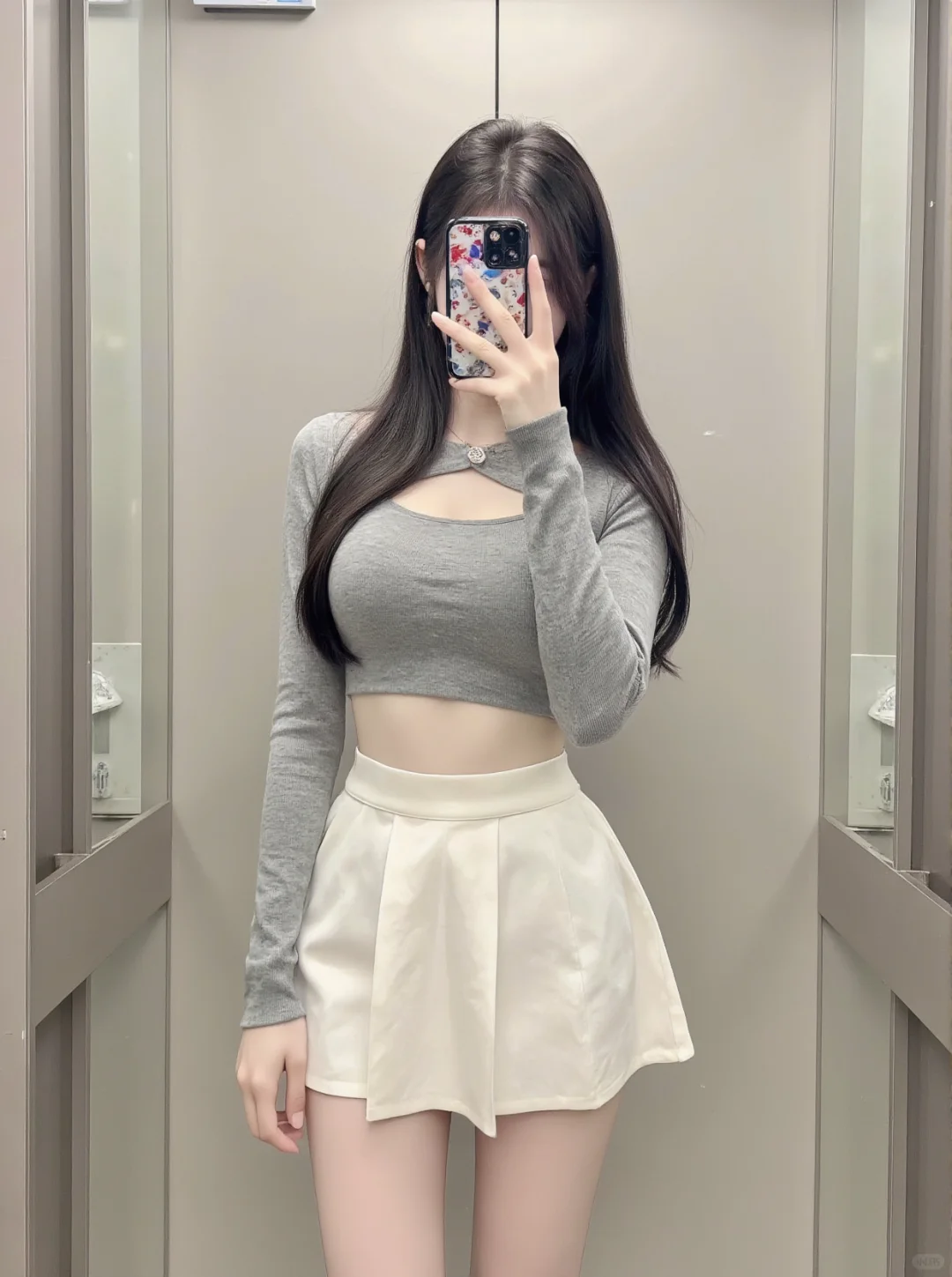 紧身小上衣真的会越穿越好看！