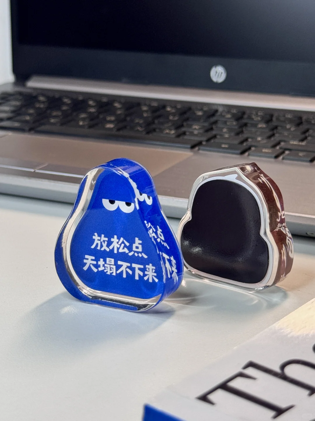 来存一些适合送朋友的奇怪工位小摆件?