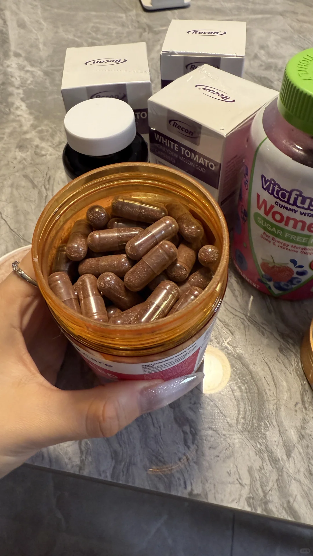 女生内服保养 保存少女感 越吃越美