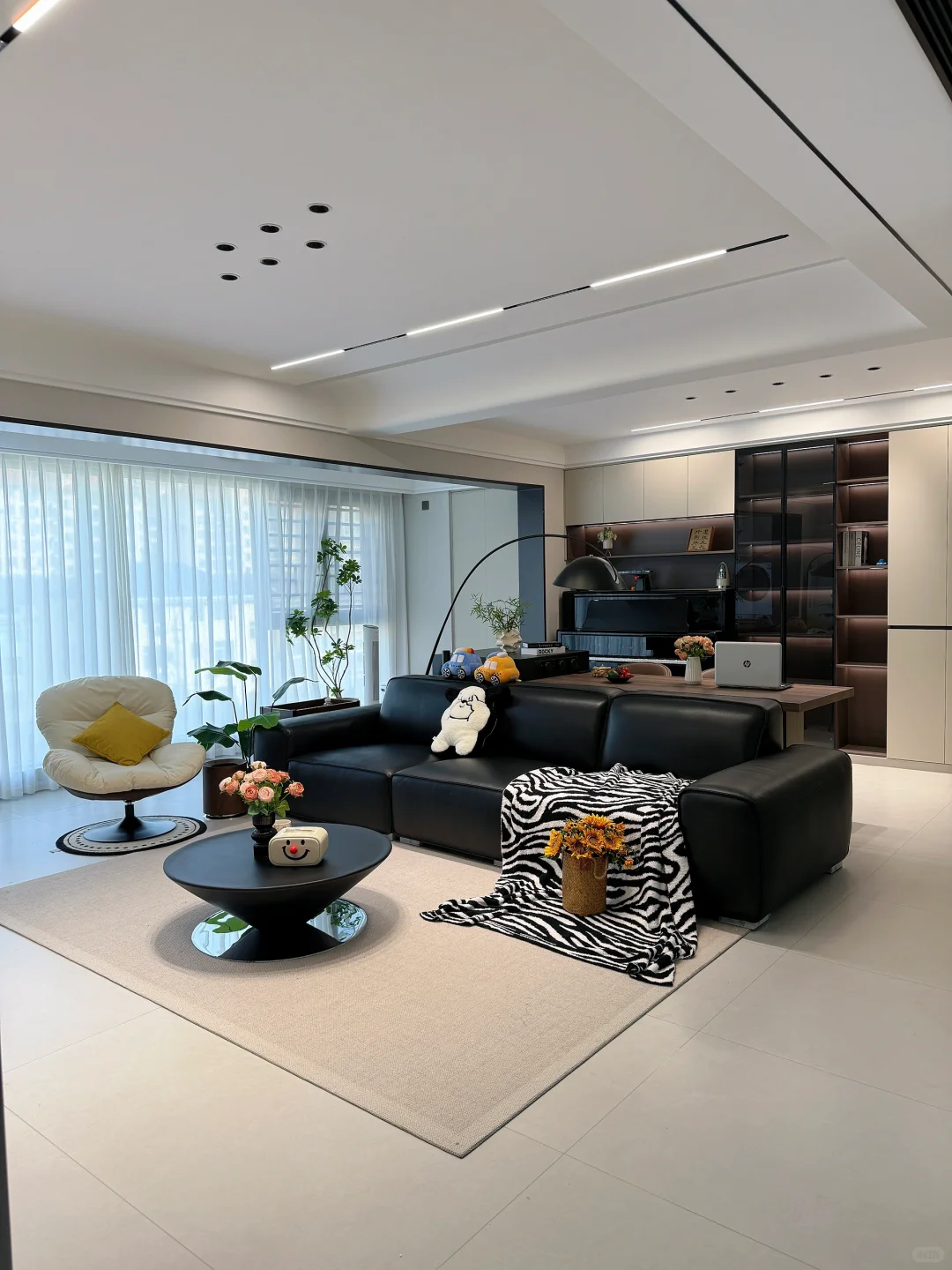 谁懂啊?我家餐边柜配色也太好看了吧！