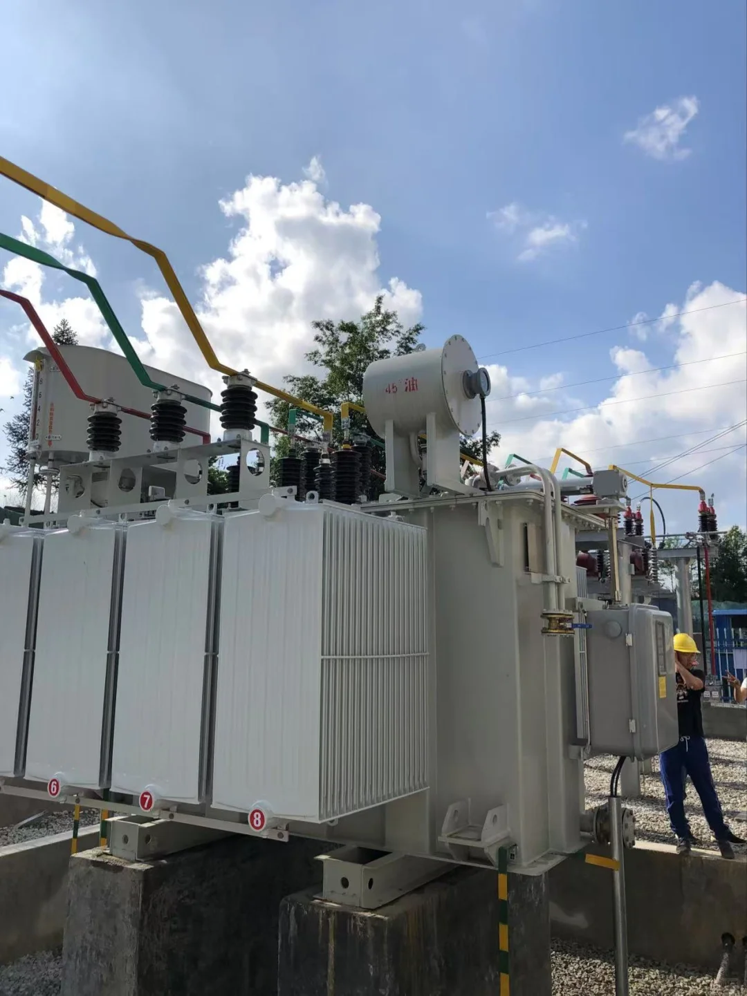 服了！一大早来工地 就为了拍这..