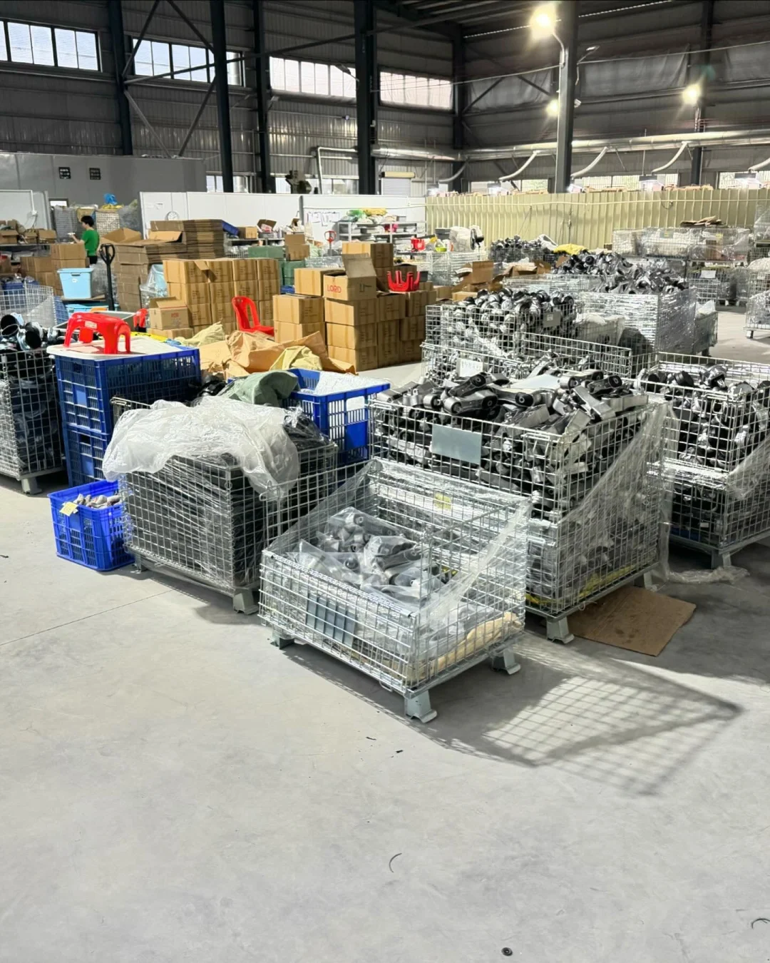 奔驰宝马机脚胶发动机支架工厂供应商