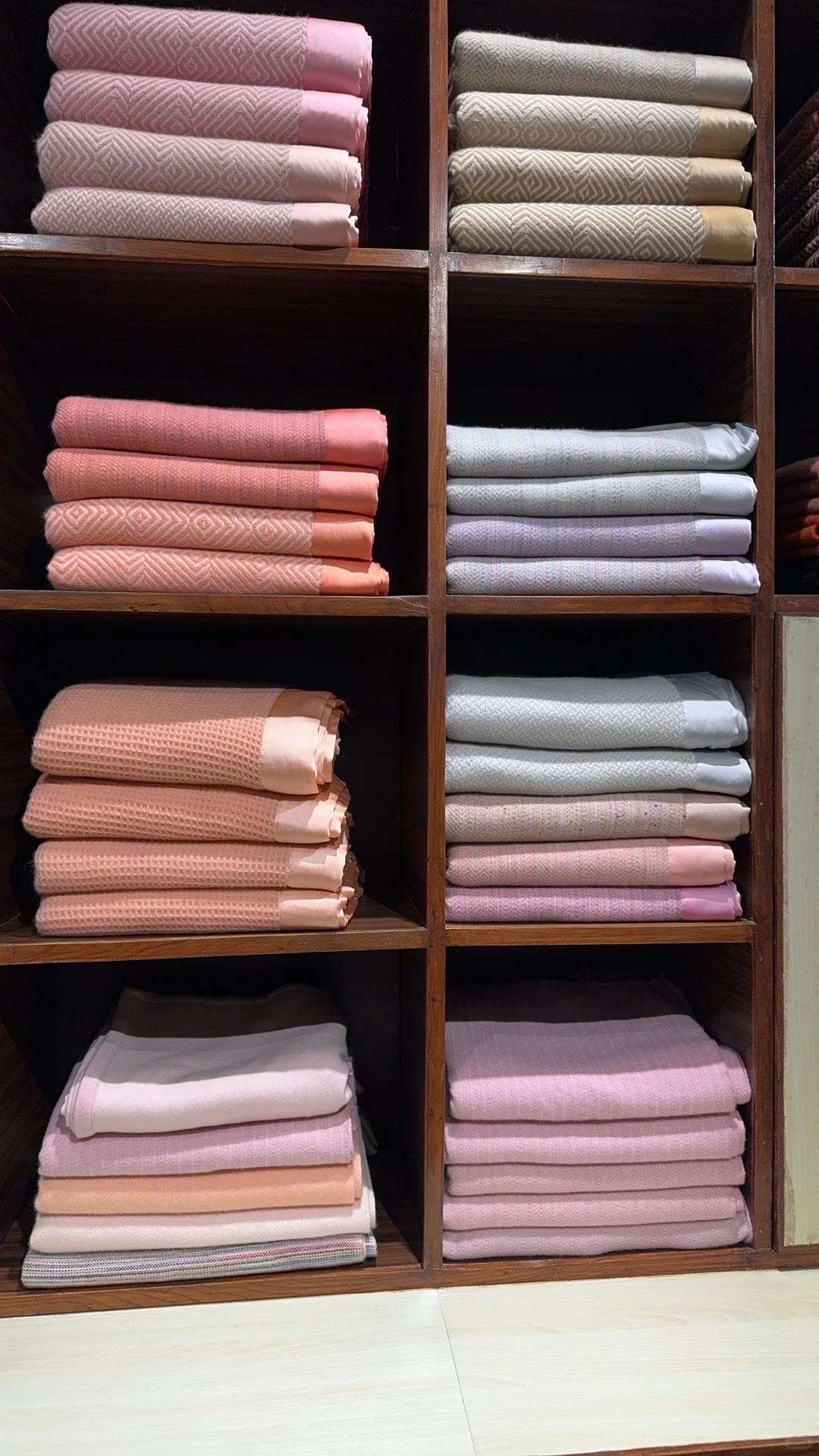 尼泊尔这家高端羊绒店我可以来逛无数次❗️